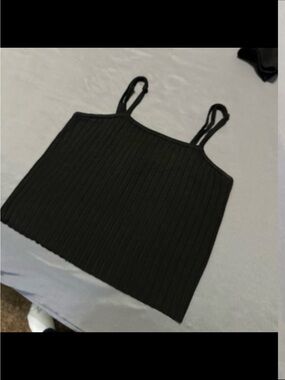 H&M Divided Black Ribbed Knit Spaghetti Strap Crop Tank Top Size Medium